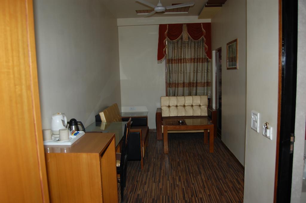 Metro Palace Hotel Bikaner Buitenkant foto